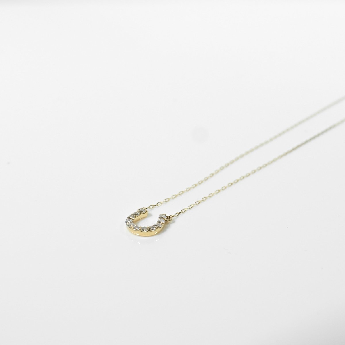 18K 0.11ct Horseshoe Diamond Necklace - aucentic