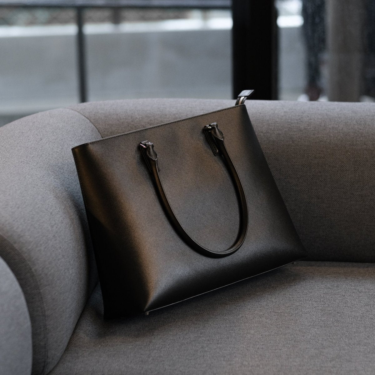 <受注生産 5月上旬~中旬 順次配送>Italian Saffiano Leather Tote - aucentic