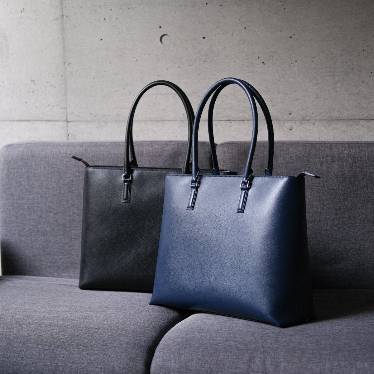 <受注生産 5月下旬〜 順次配送>Italian Saffiano Leather Tote (Navy) - aucentic