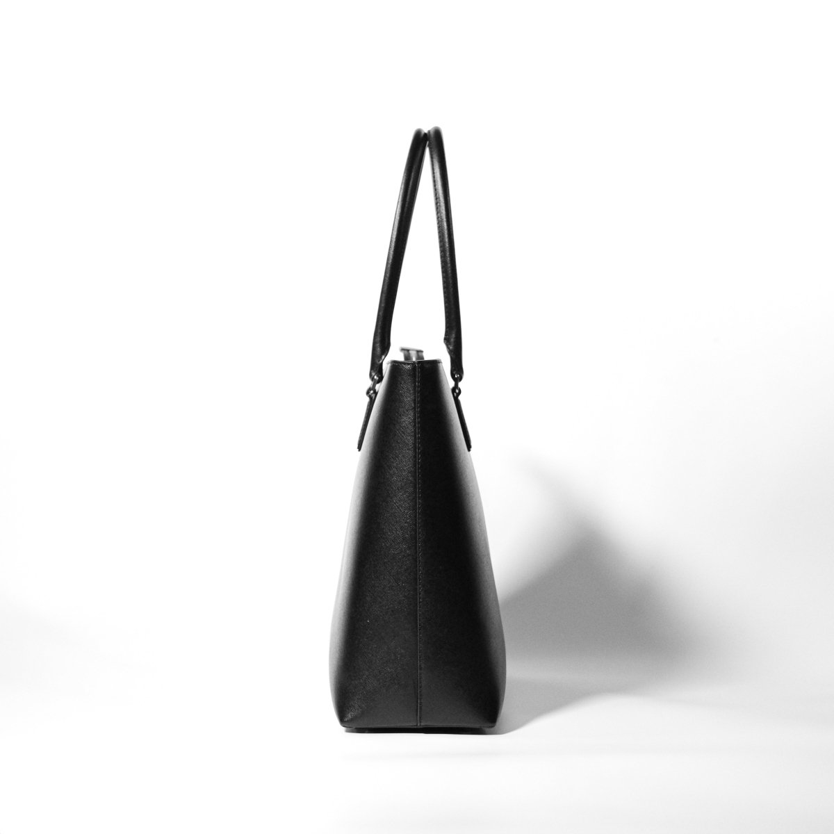 <受注生産 5月末〜 順次配送>Italian Saffiano Leather Tote (Navy) - aucentic