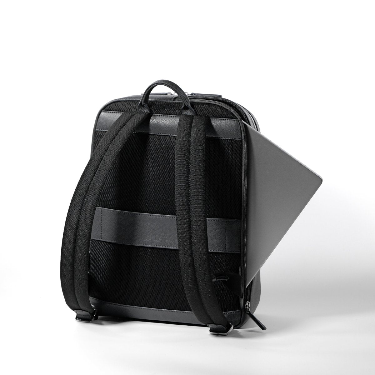 <受注生産:7月18日より順次発送予定>Full Grain Leather Backpack - aucentic