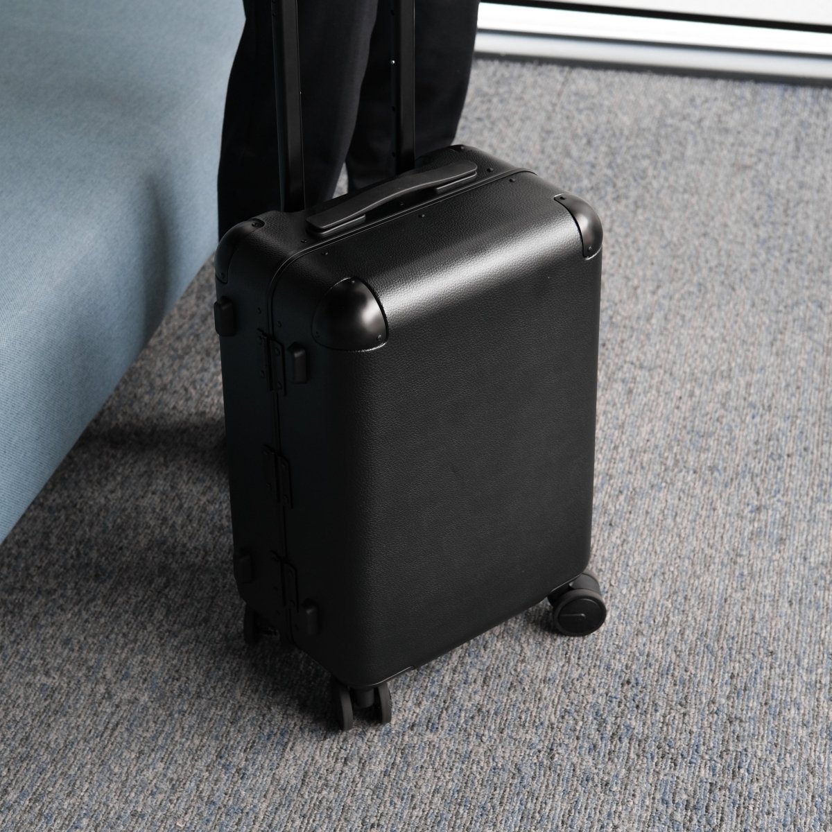 <受注生産:7月28日より順次発送予定>Grain Luxe Suitcase (Black) - aucentic