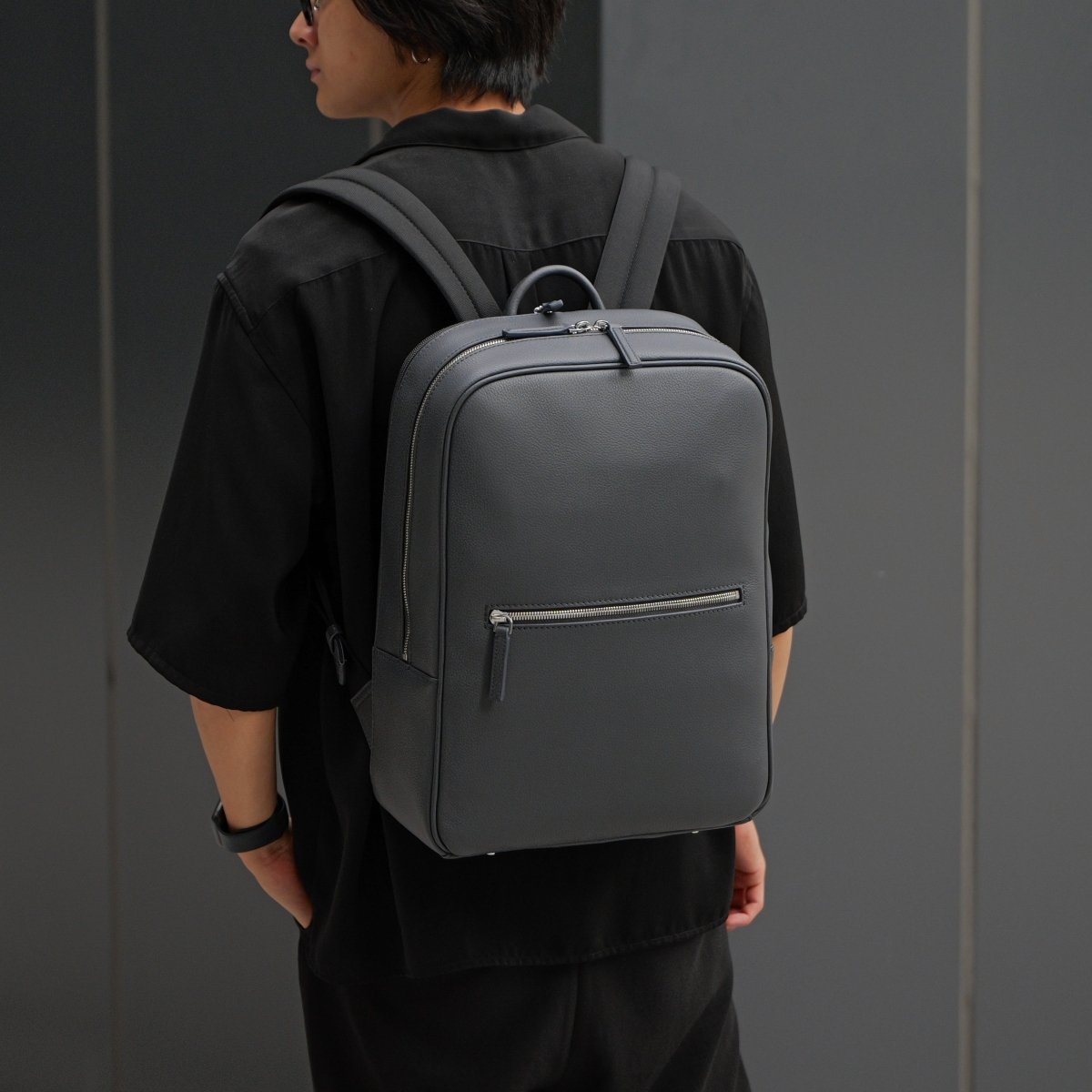 <受注生産:8月15日より順次発送予定>Full Grain Leather Backpack (Grey) - aucentic