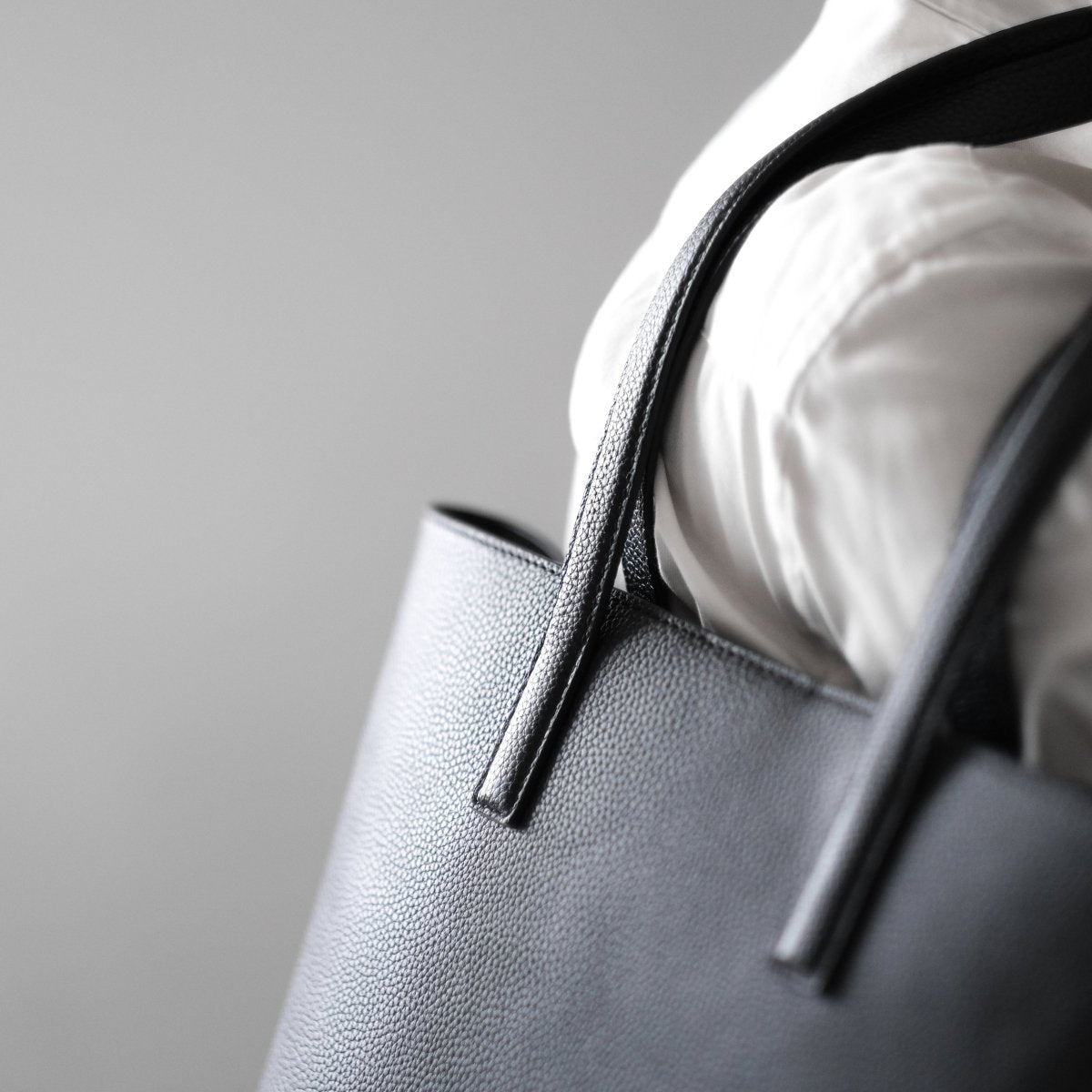 <受注生産:8月15日より順次発送予定>Italian Leather Casual Tote - aucentic