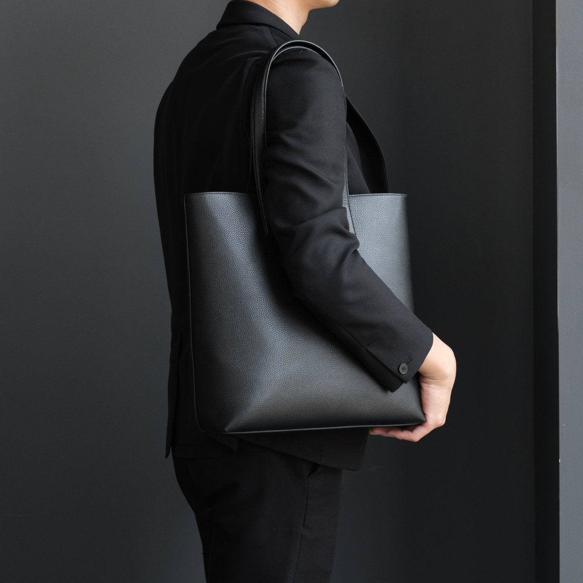 <受注生産:8月15日より順次発送予定>Italian Leather Casual Tote (Medium) - aucentic
