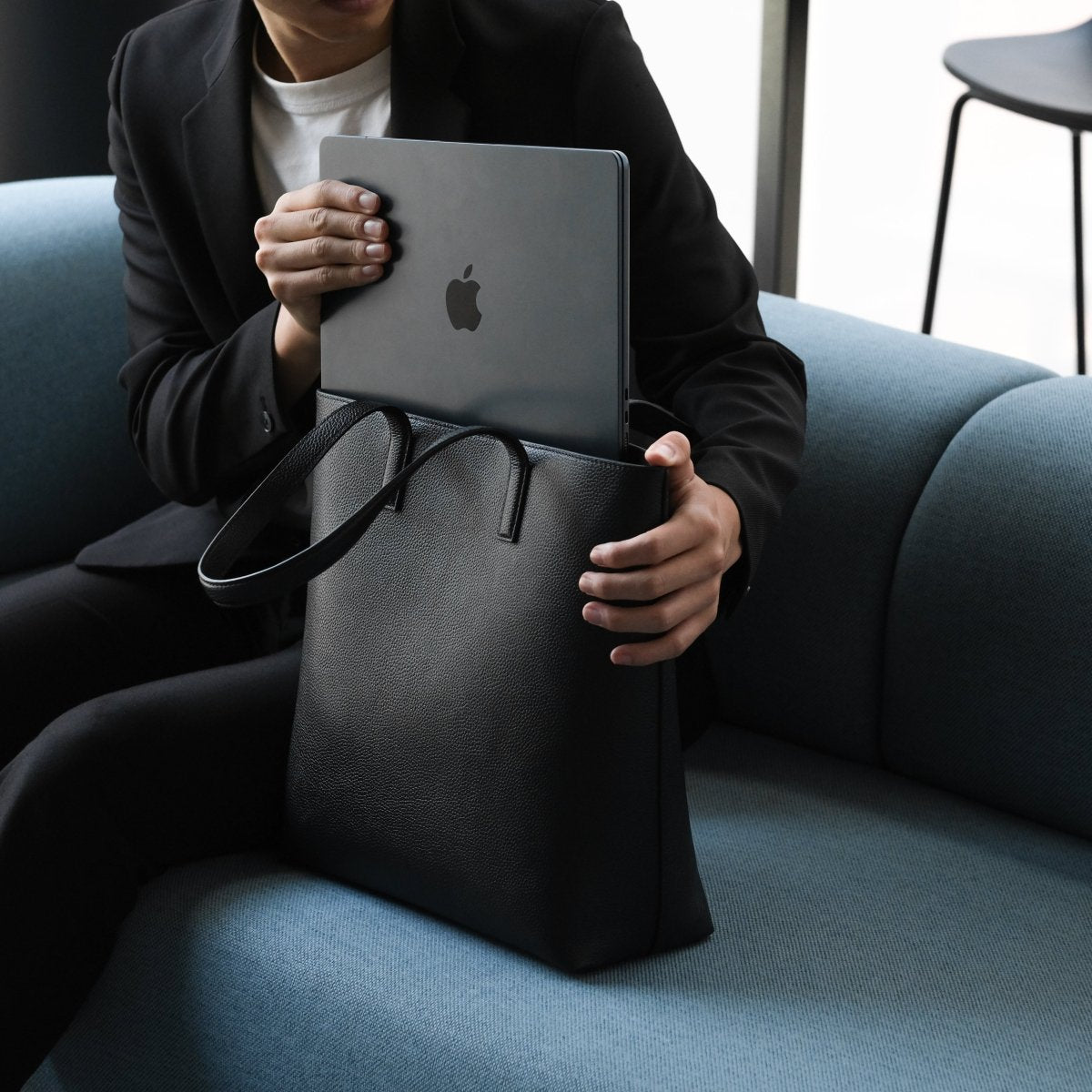 <受注生産:8月15日より順次発送予定>Italian Leather Casual Tote (Medium) - aucentic