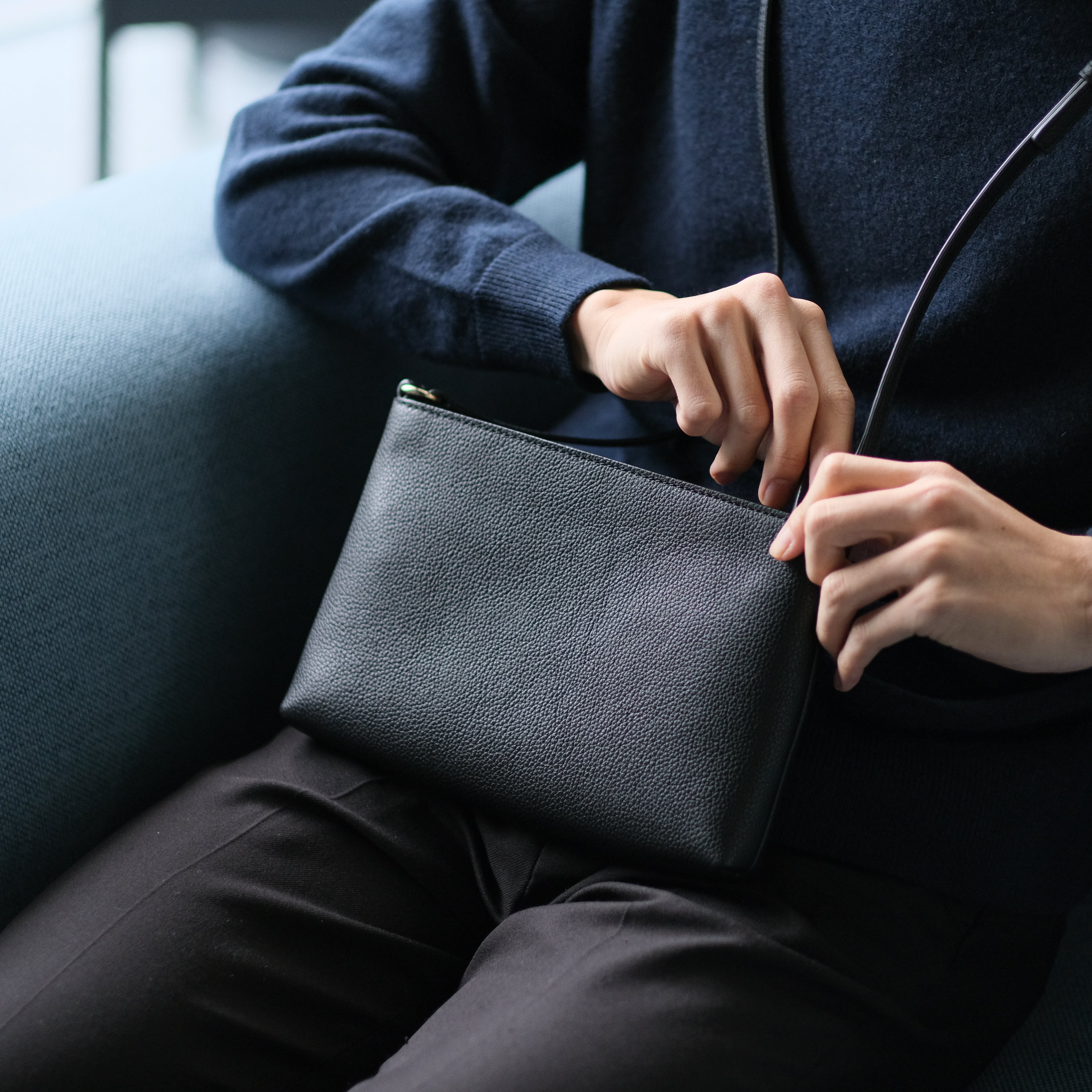 <先行予約 12月15日~発送>Italian Leather Sacoche