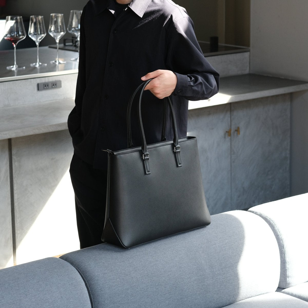 <coming soon>Italian Saffiano Leather Tote (Rigid - Black) - aucentic