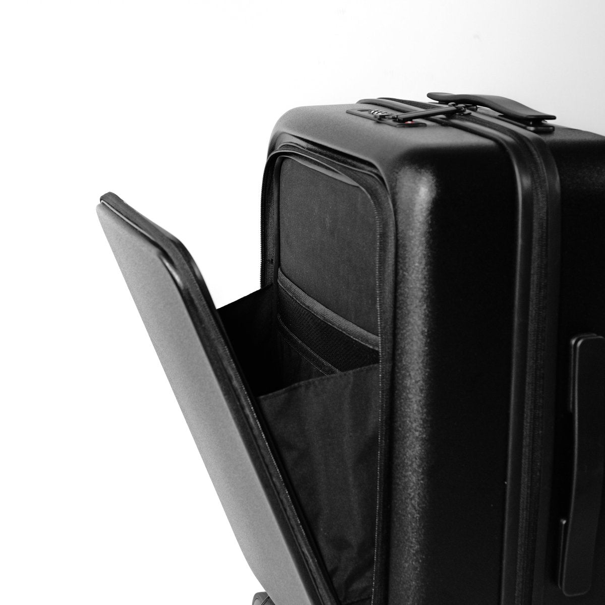 Essential Smart Suitcase - aucentic