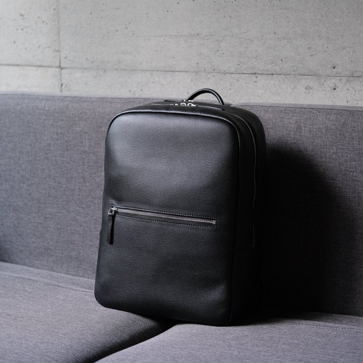 Full Grain Leather Backpack - aucentic