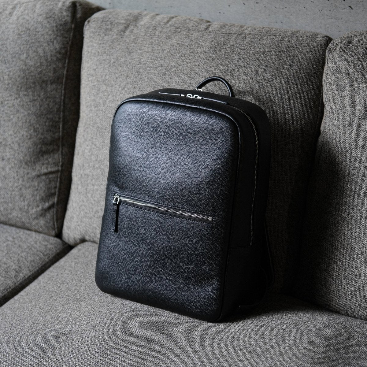 Full Grain Leather Backpack - aucentic