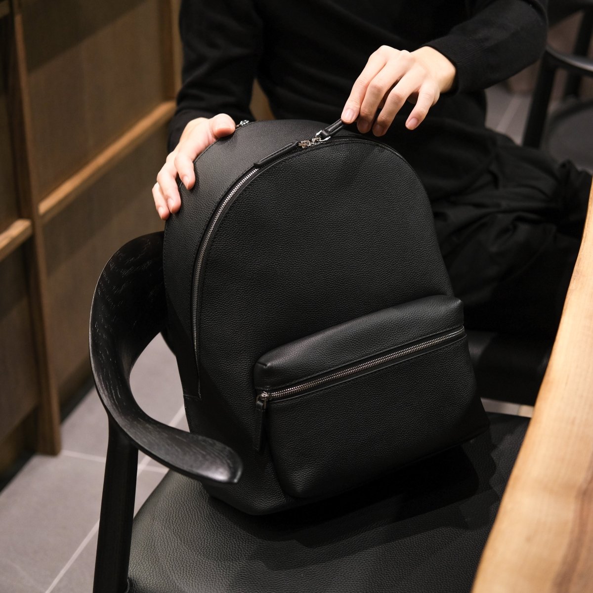 Full Grain Leather Round Backpack - aucentic