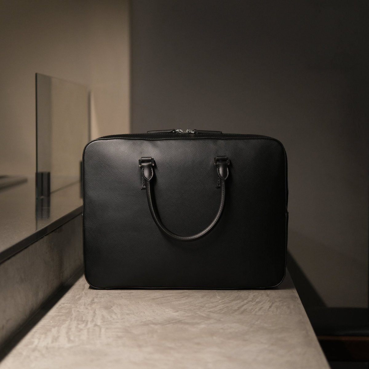 Italian Saffiano Leather Briefcase - aucentic