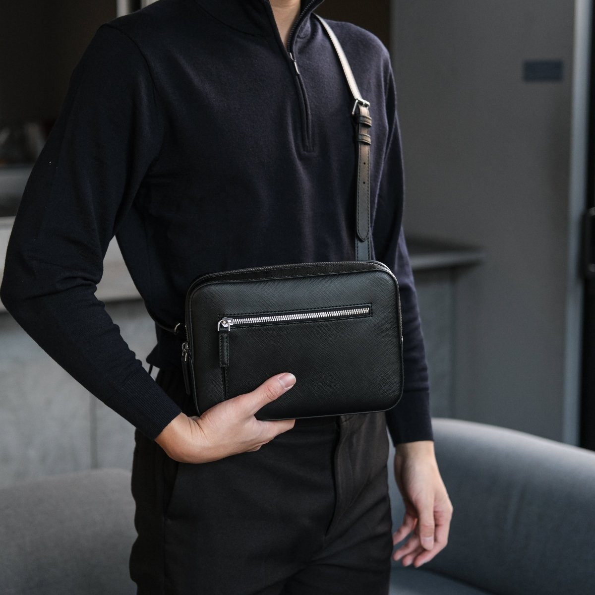 Italian Saffiano Leather Crossbody Bag (Black) - aucentic