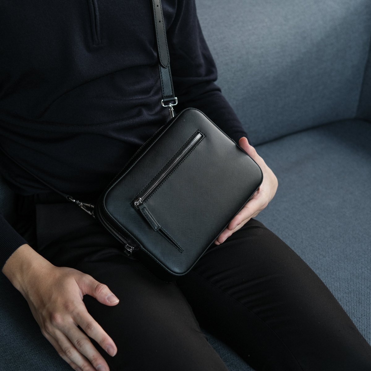 Italian Saffiano Leather Crossbody Bag (Black) - aucentic