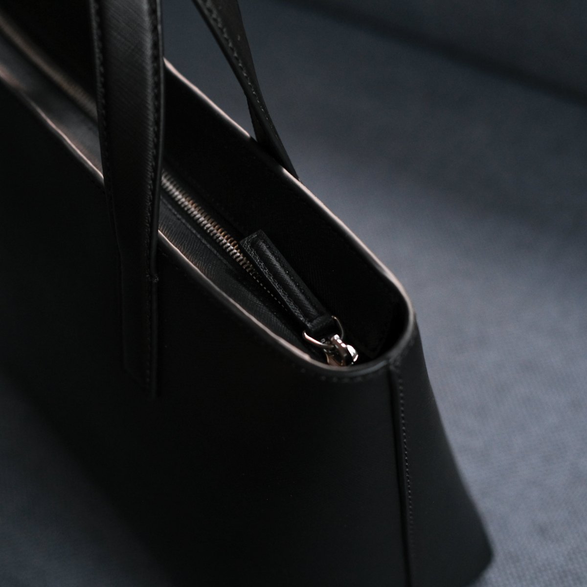 Italian Saffiano Leather Small Tote (Navy) - aucentic