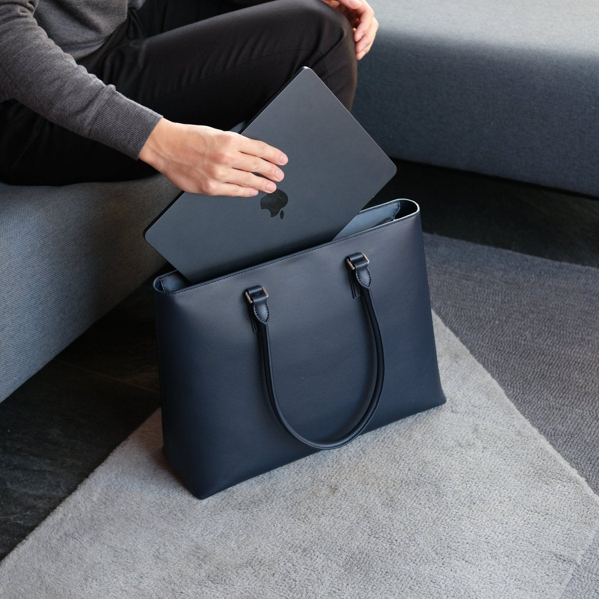 Italian Saffiano Leather Tote (Navy) - aucentic