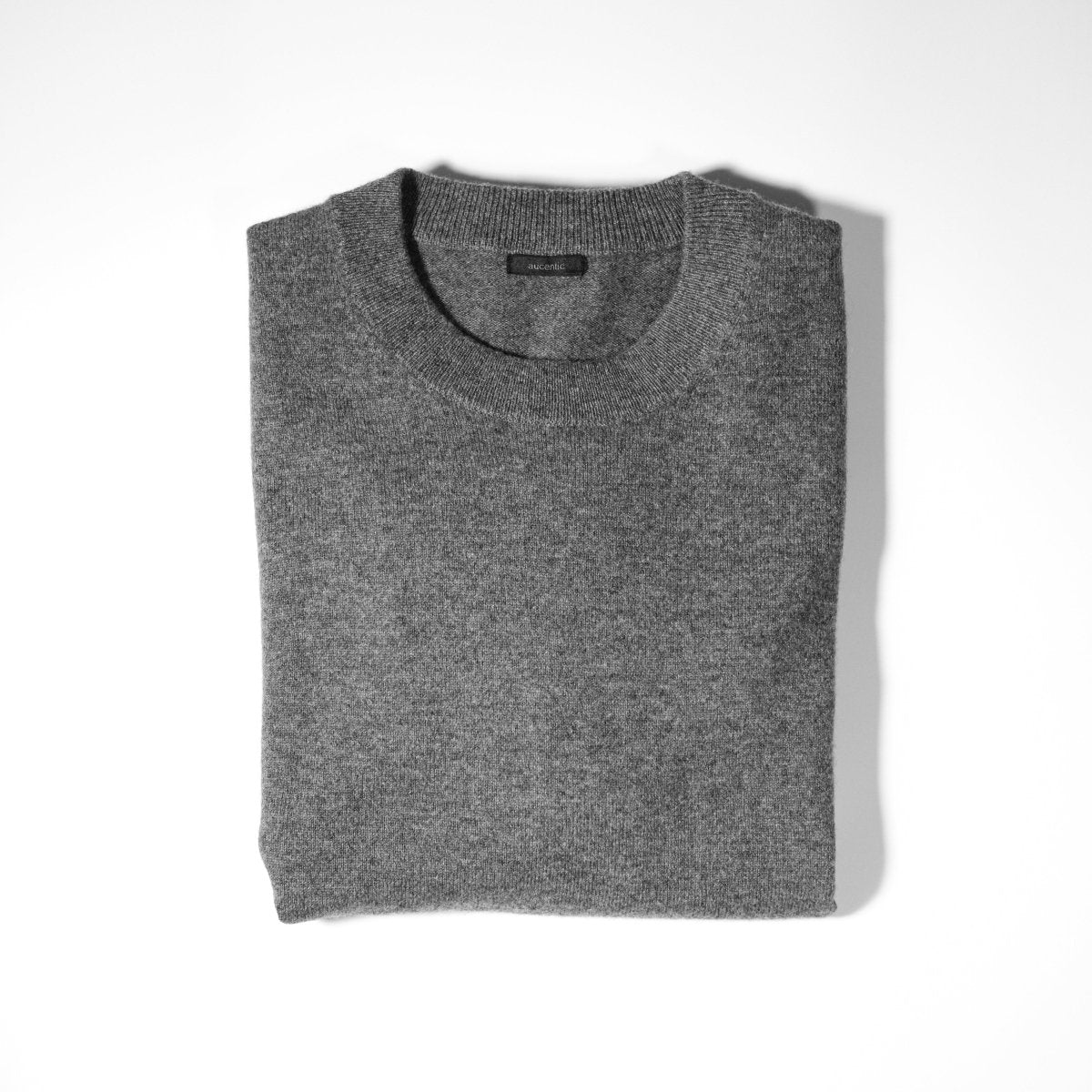 Mongolian Cashmere Crewneck Sweater (women's) - aucentic