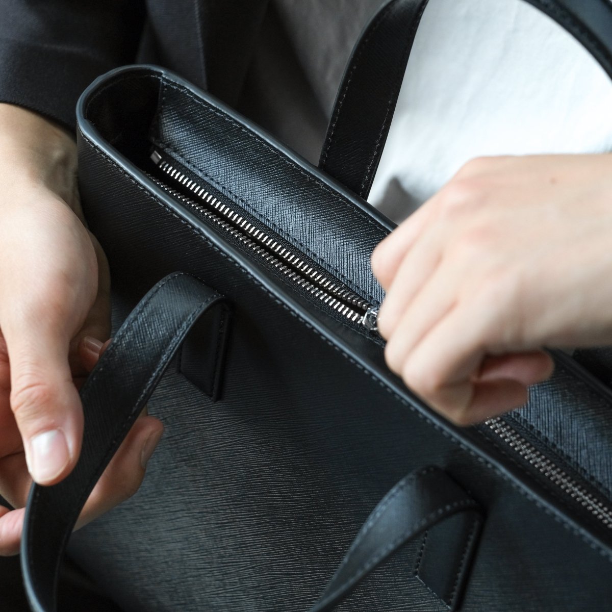 Saffiano Leather Small Tote (Black) - aucentic