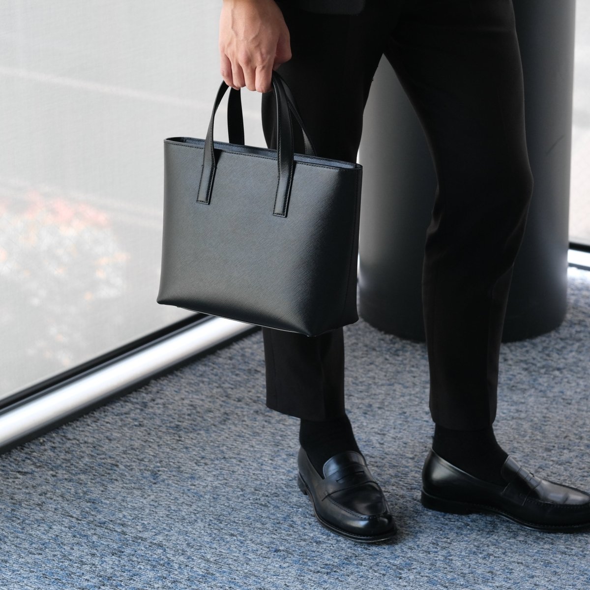 Saffiano Leather Small Tote (Black) - aucentic