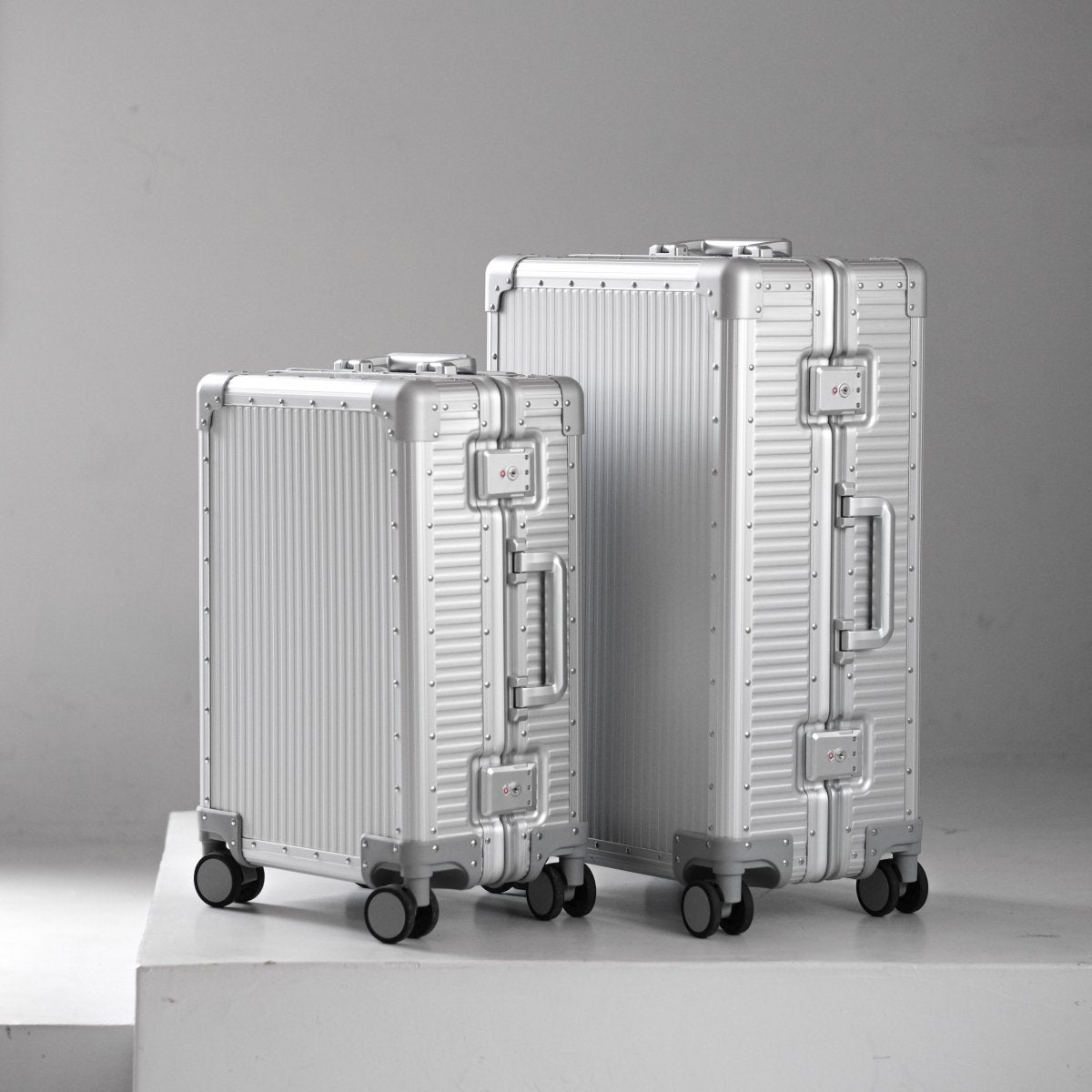 <受注生産>Stripe Aluminum Suitcase(Metallic) Op.13 - aucentic