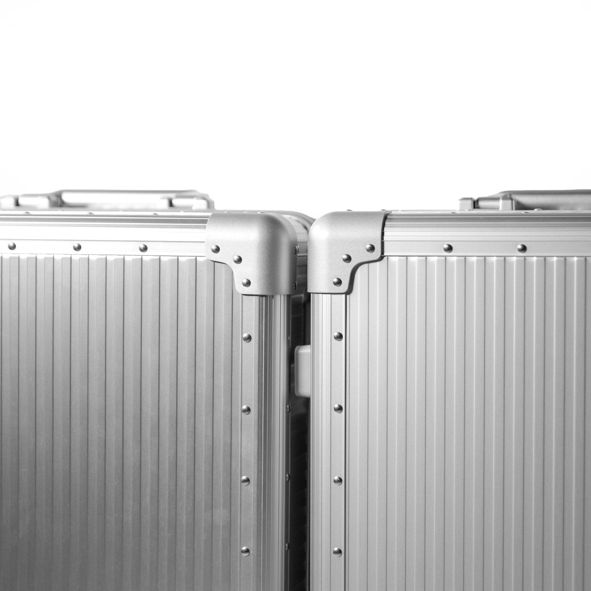 <受注生産>Stripe Aluminum Suitcase(Metallic) Op.13 - aucentic
