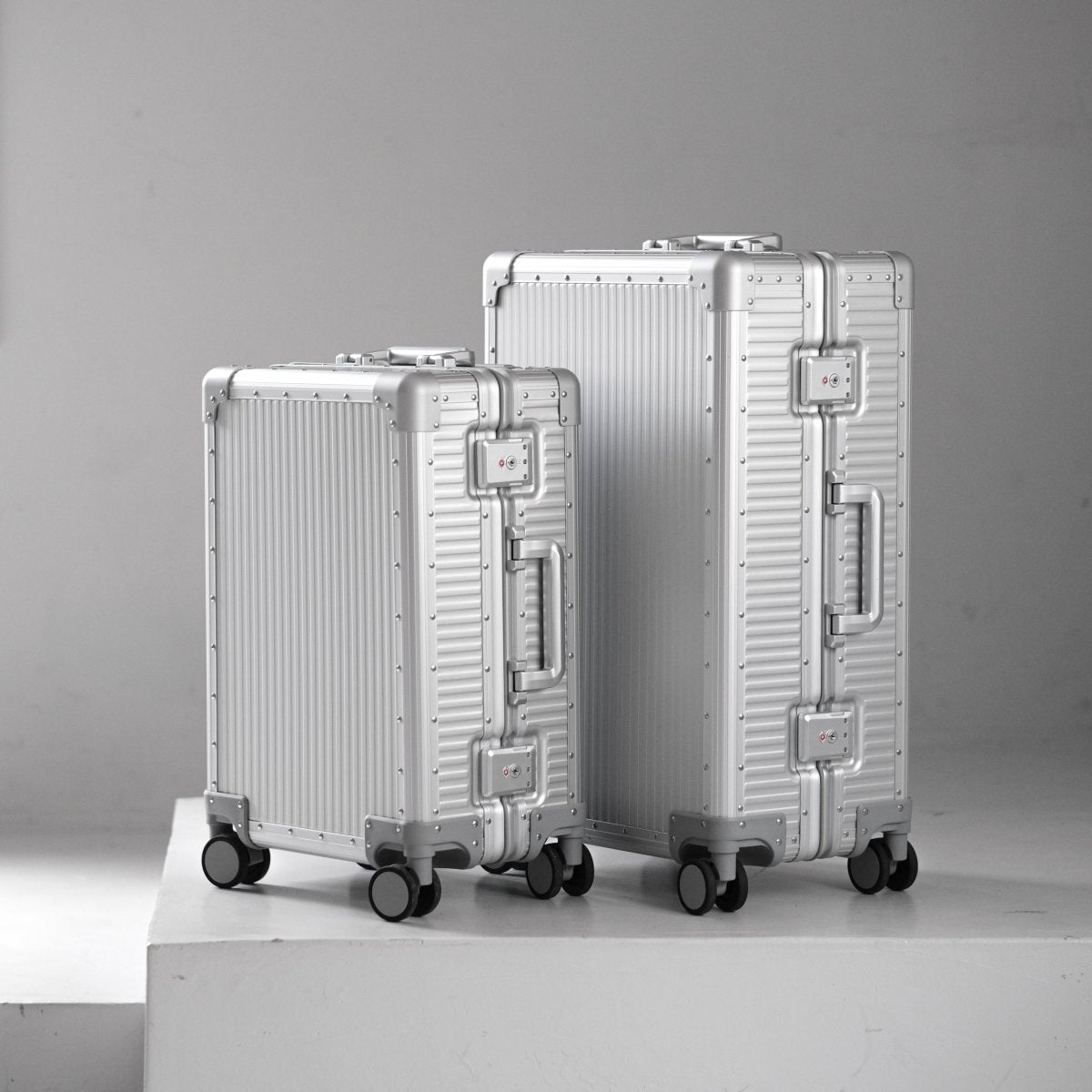 <受注生産>Stripe Aluminum Suitcase(Silver) Op.13 - aucentic