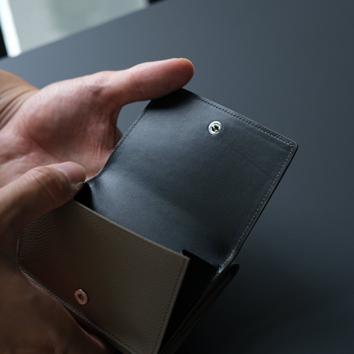 Waprolux-Compact Wallet (TAUPE) - aucentic