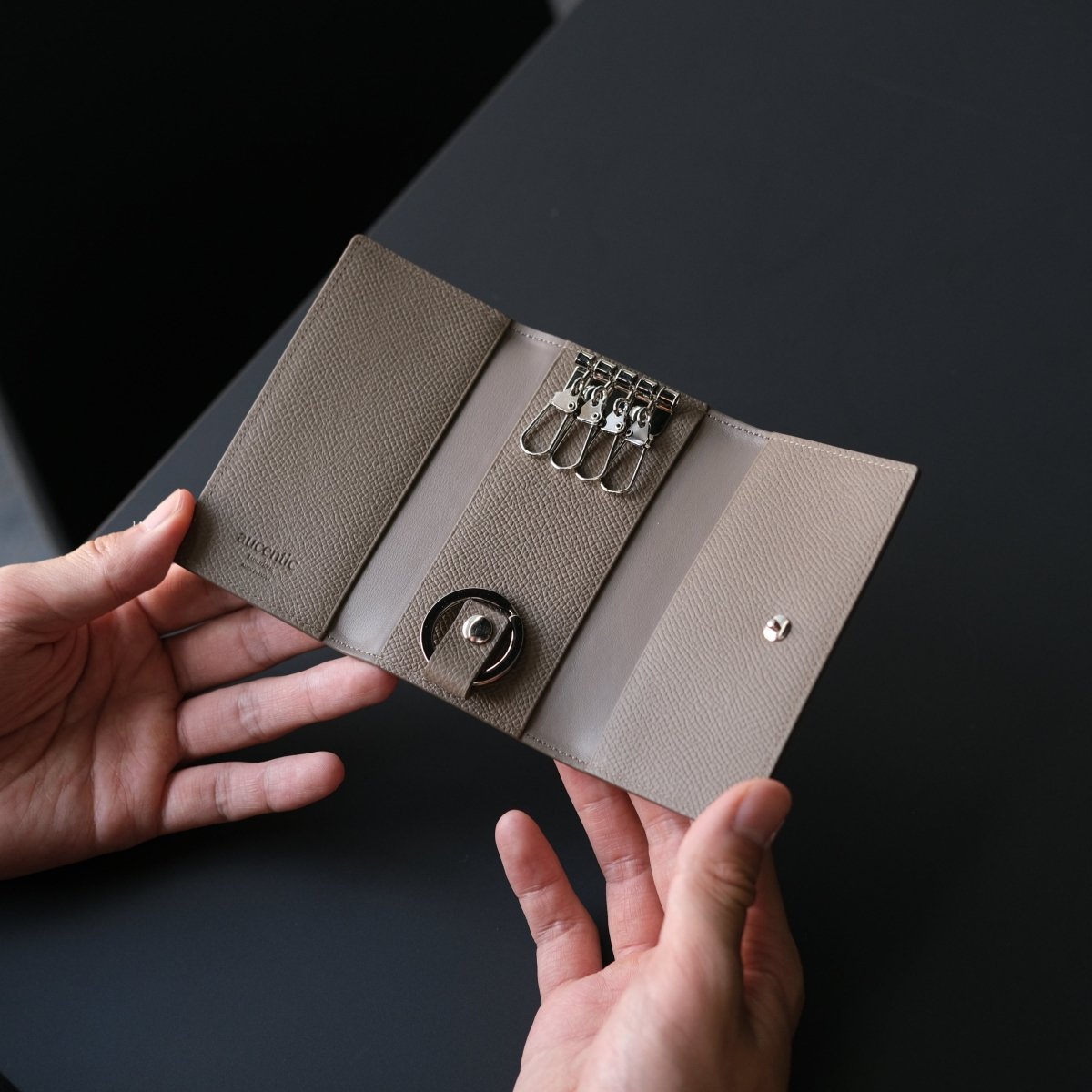Waprolux-Key Case (TAUPE) - aucentic