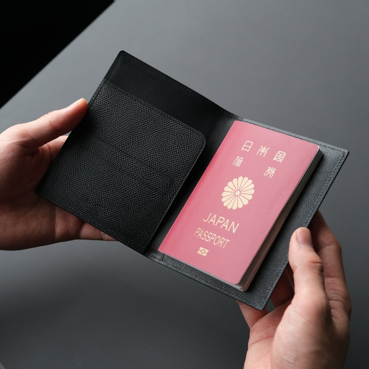 <受注生産>Waprolux - Passport Case - aucentic