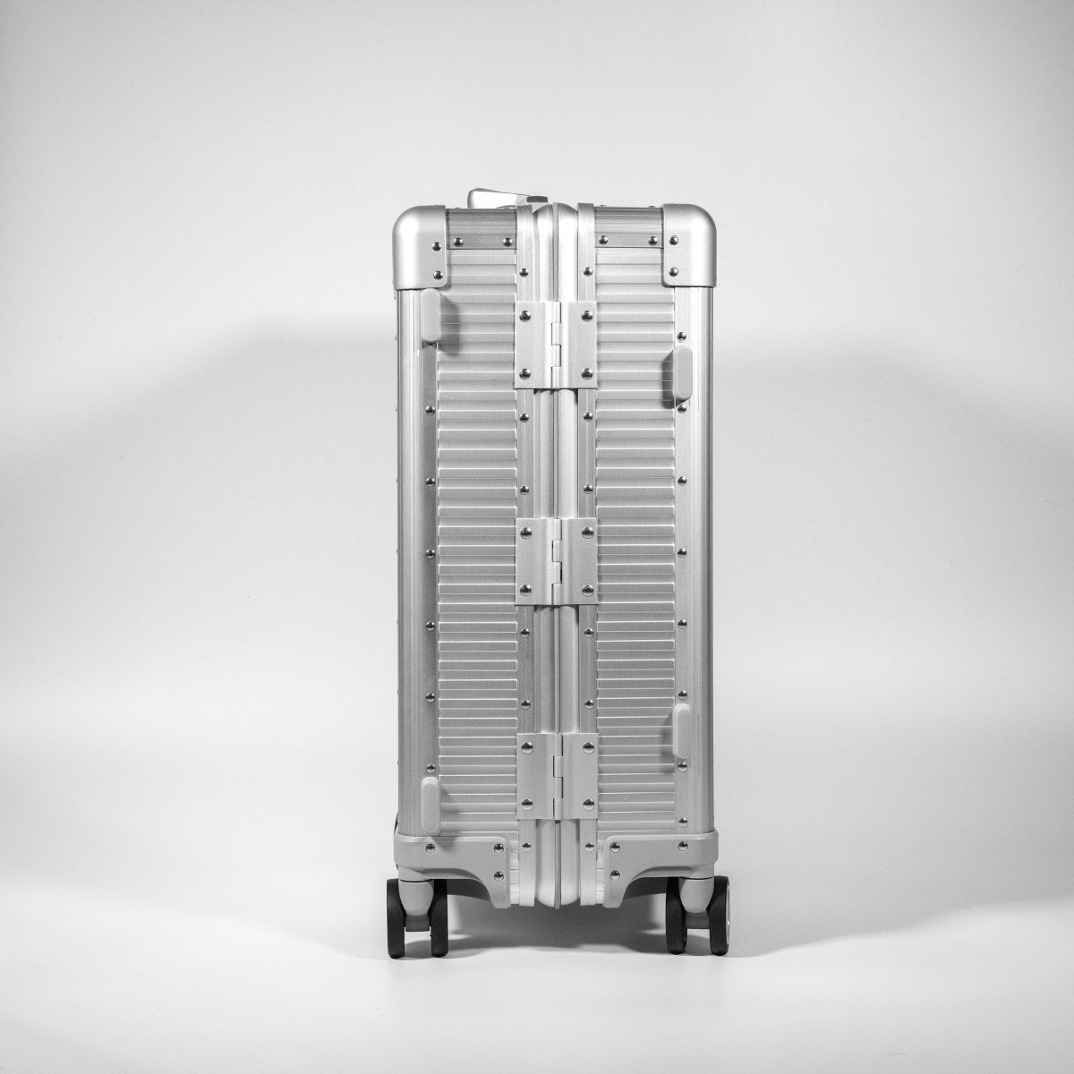Stripe Aluminum Suitcase(Silver) - aucentic