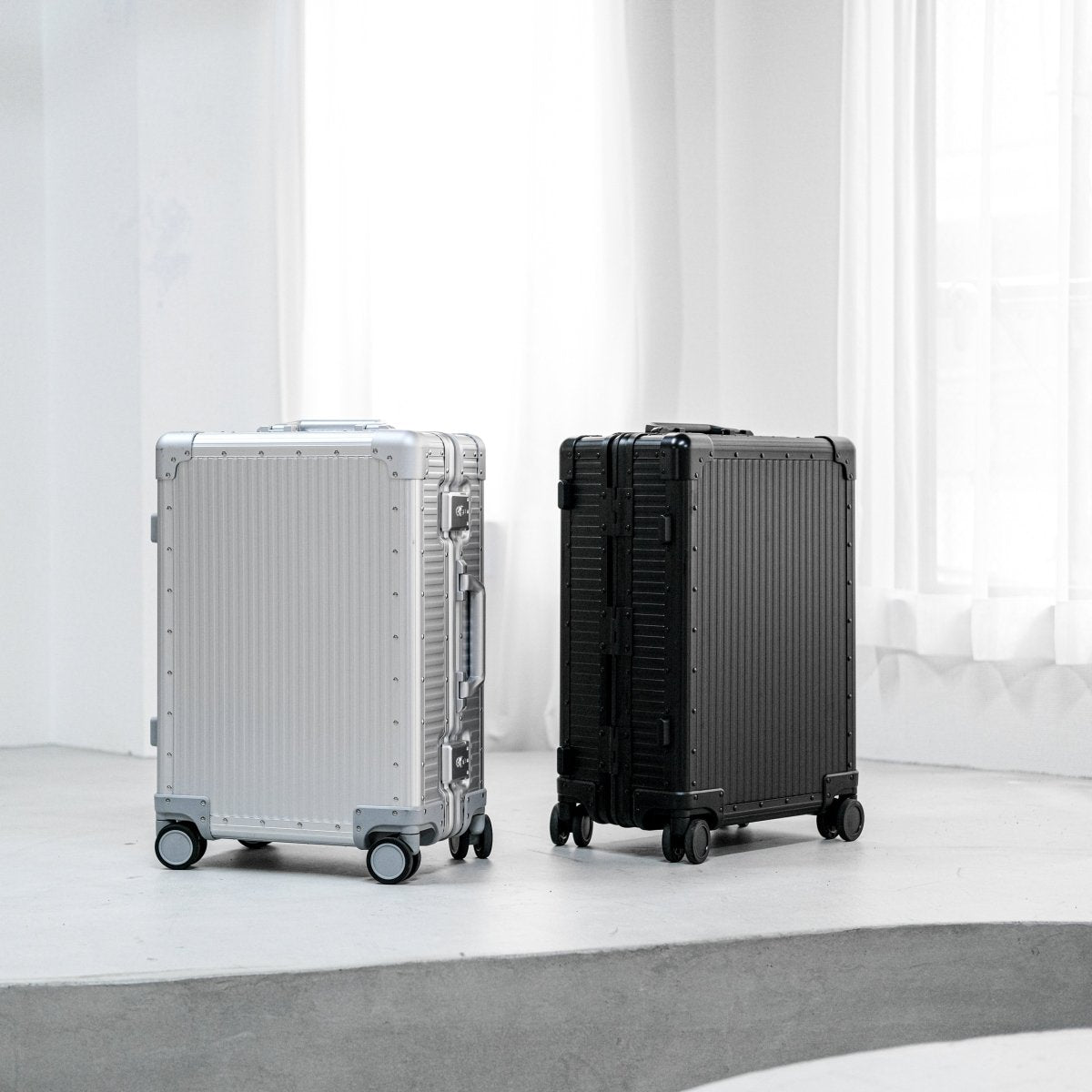 Stripe Aluminum Suitcase(Silver)