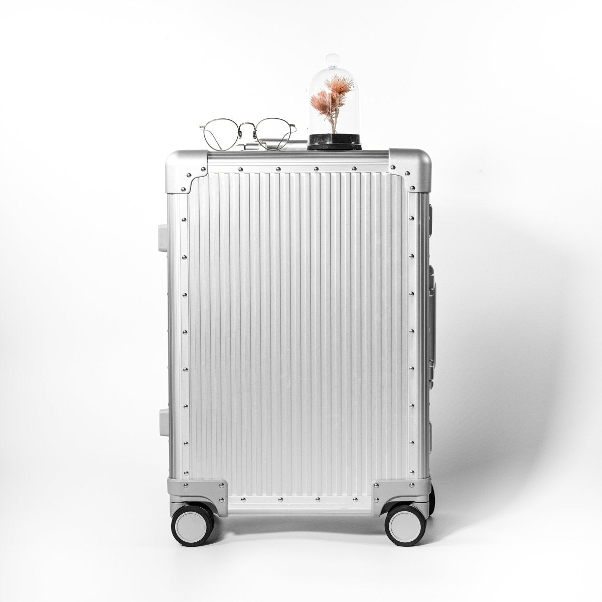 <受注生産 10月11日より順次発送>Stripe Aluminum Suitcase(Silver) - aucentic