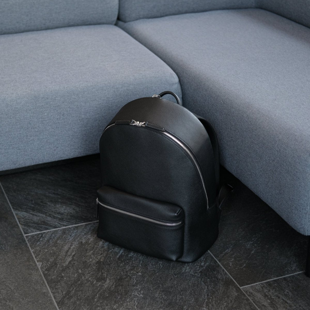 <受注生産：1月10日より順次発送>Full Grain Leather Round Backpack - aucentic