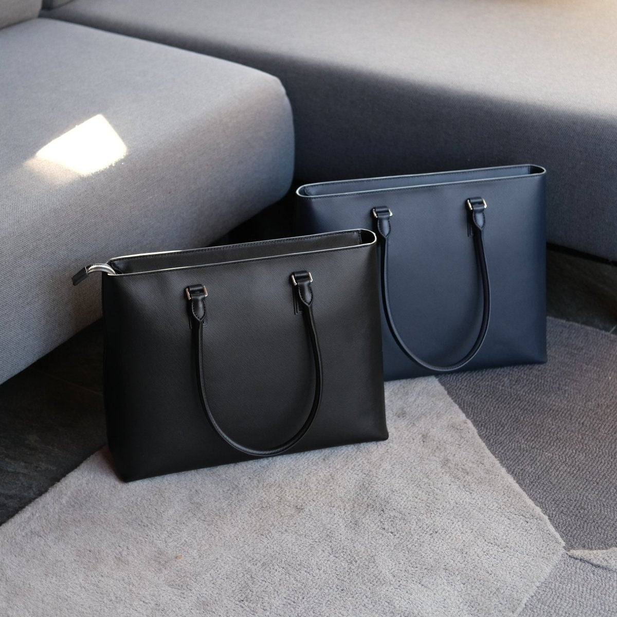 <受注生産：1月14日より順次発送予定>Italian Saffiano Leather Tote (Black) - aucentic