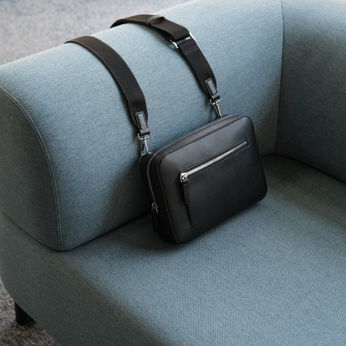 <受注生産5月19日〜順次出荷>Italian Saffiano Leather Crossbody Bag (Black) - aucentic