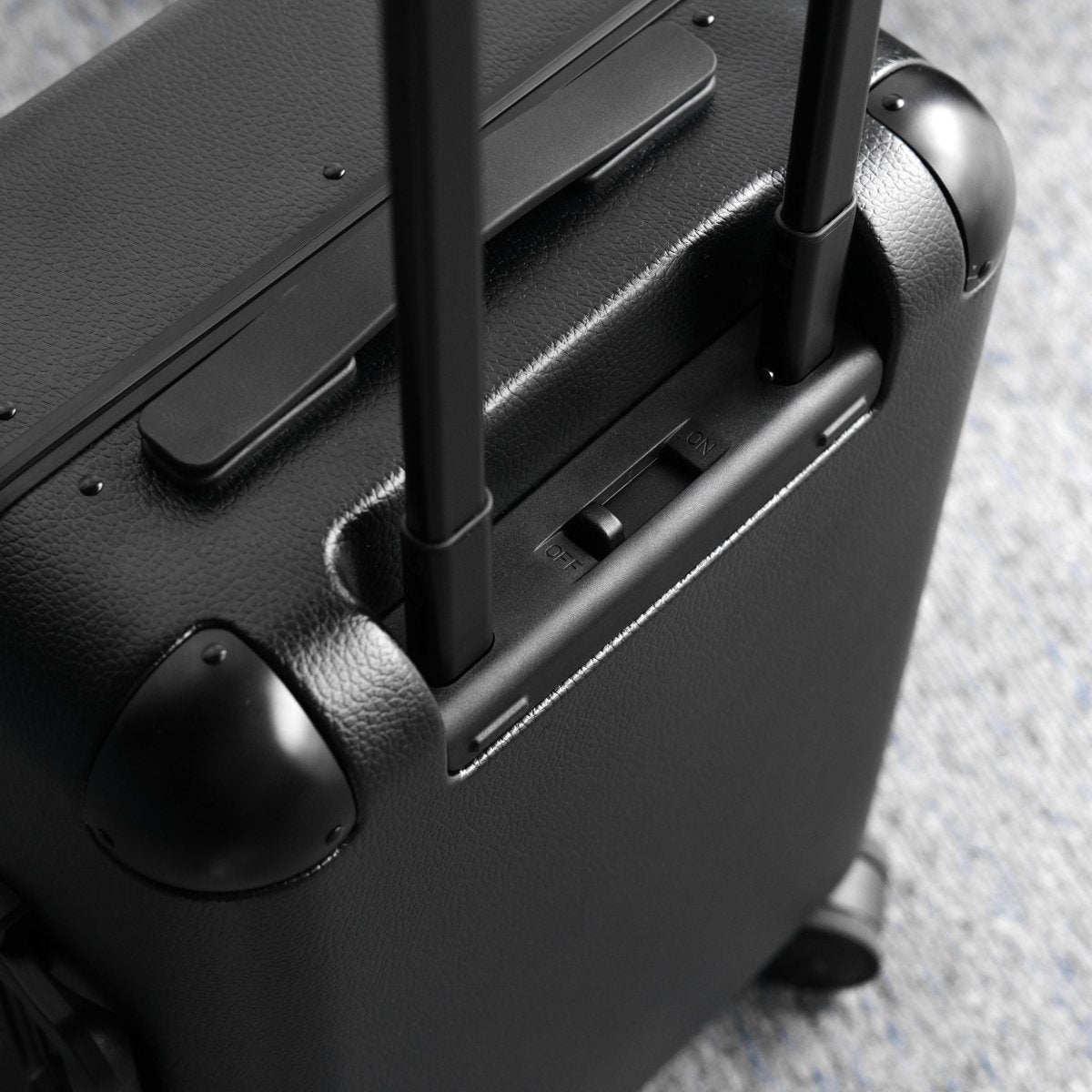 ＜受注生産：7月28日より順次発送予定＞Grain Luxe Suitcase (Black) - aucentic