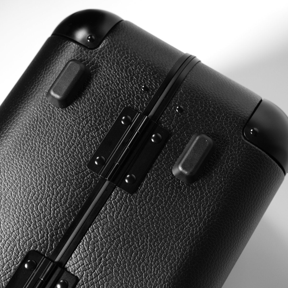 ＜受注生産：7月28日より順次発送予定＞Grain Luxe Suitcase (Black) - aucentic