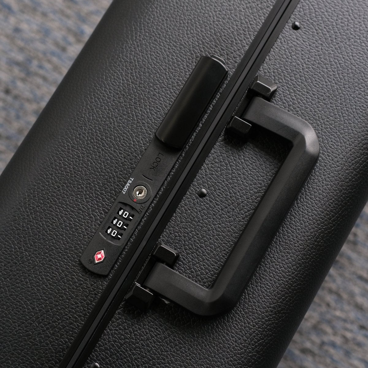 ＜受注生産：7月28日より順次発送予定＞Grain Luxe Suitcase (Black) - aucentic