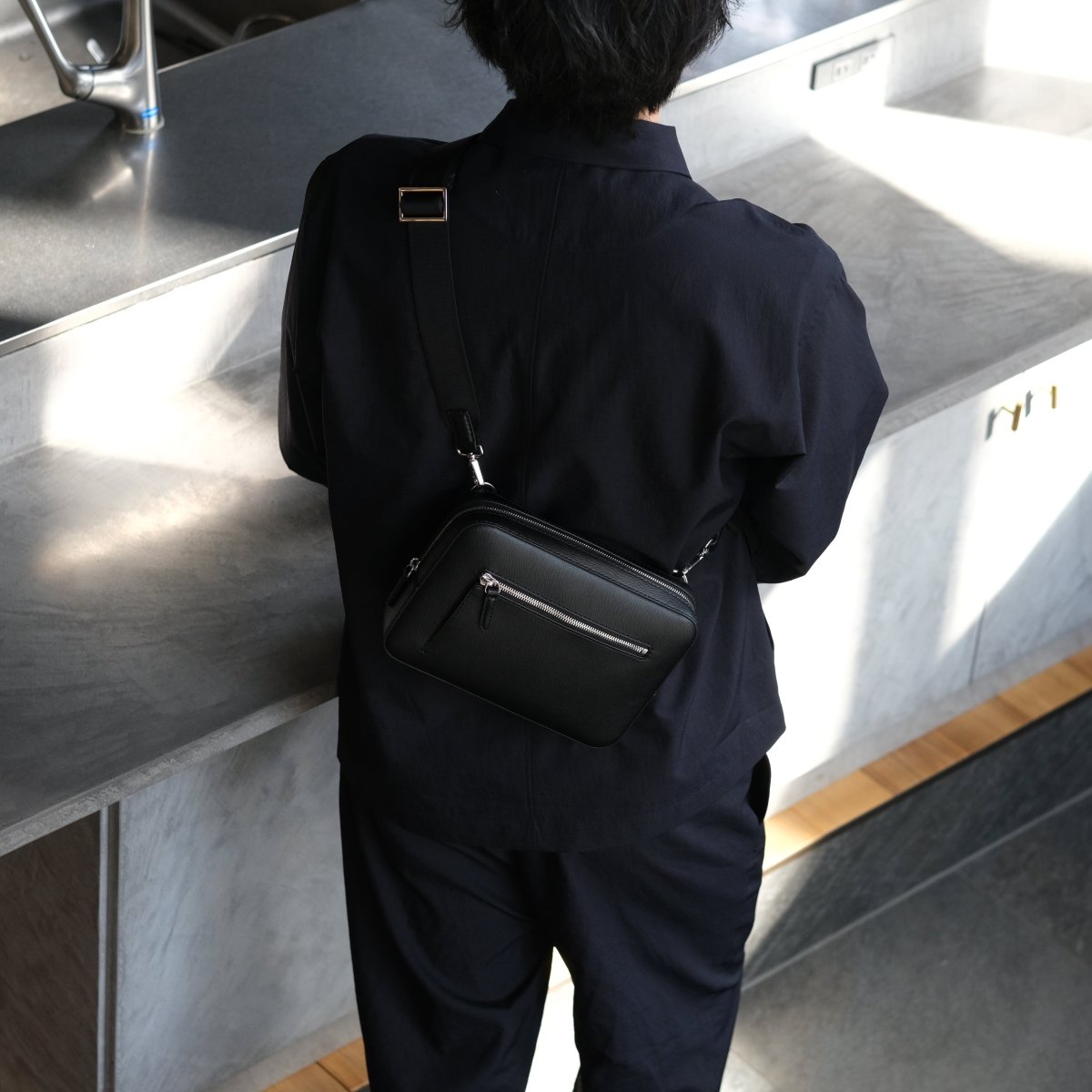<受注生産：7月28日より順次発送予定>ITALIAN SAFFIANO LEATHER CROSSBODY BAG - aucentic