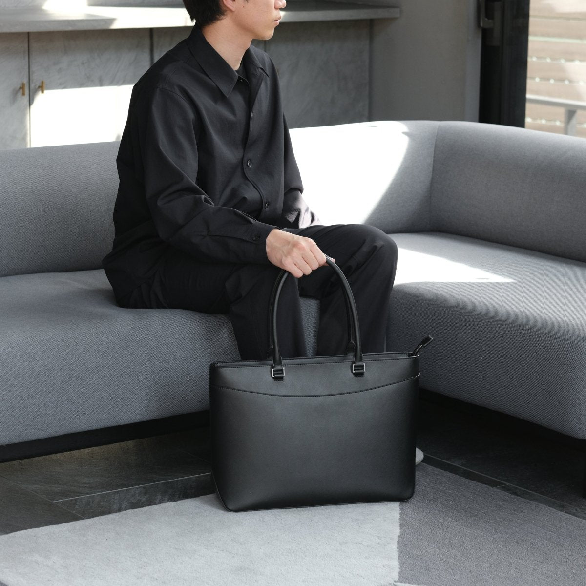 <受注生産：7月7日より順次発送予定>Italian Saffiano Vessel Tote (Black) - aucentic