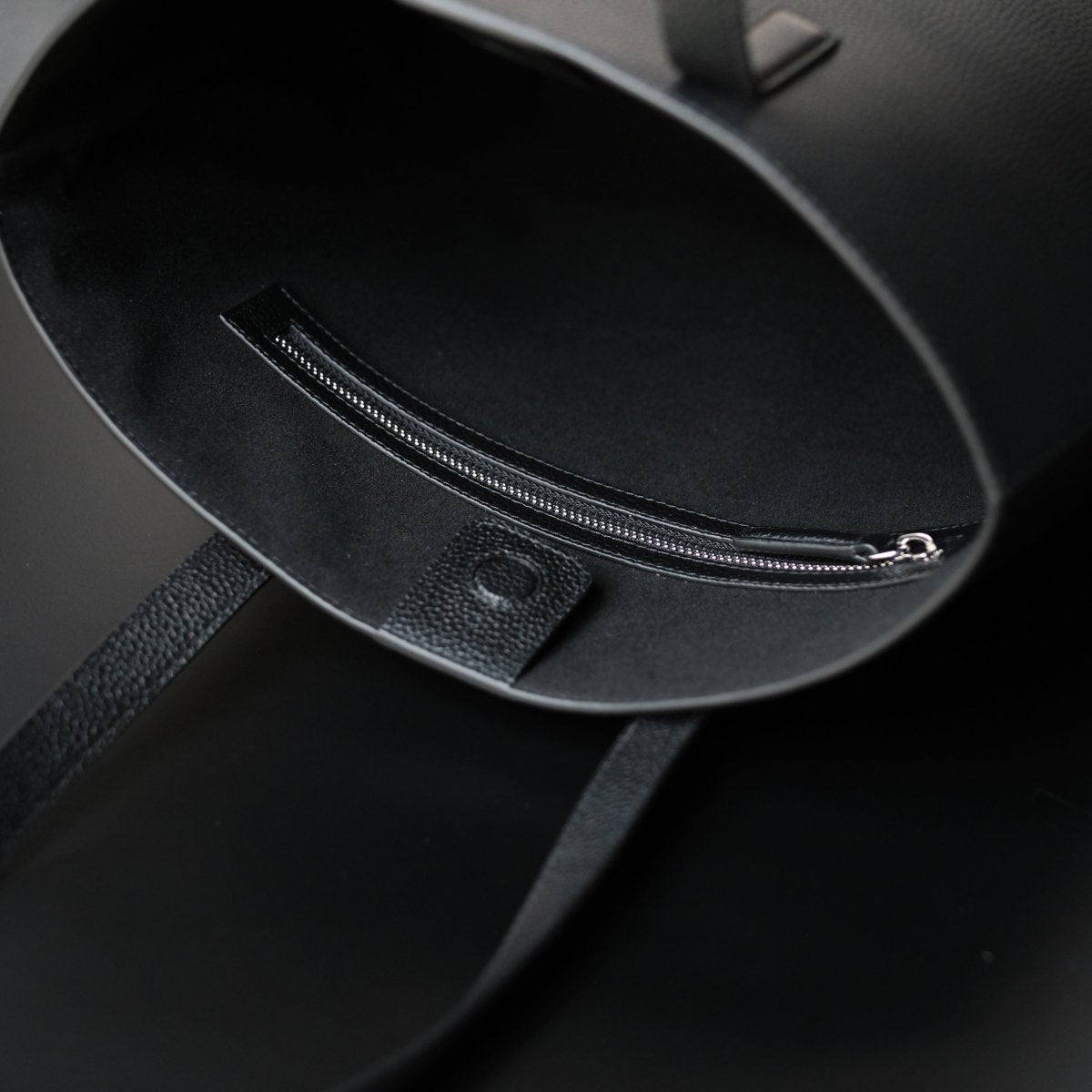 <受注生産：8月15日より順次発送予定>Italian Leather Casual Tote - aucentic