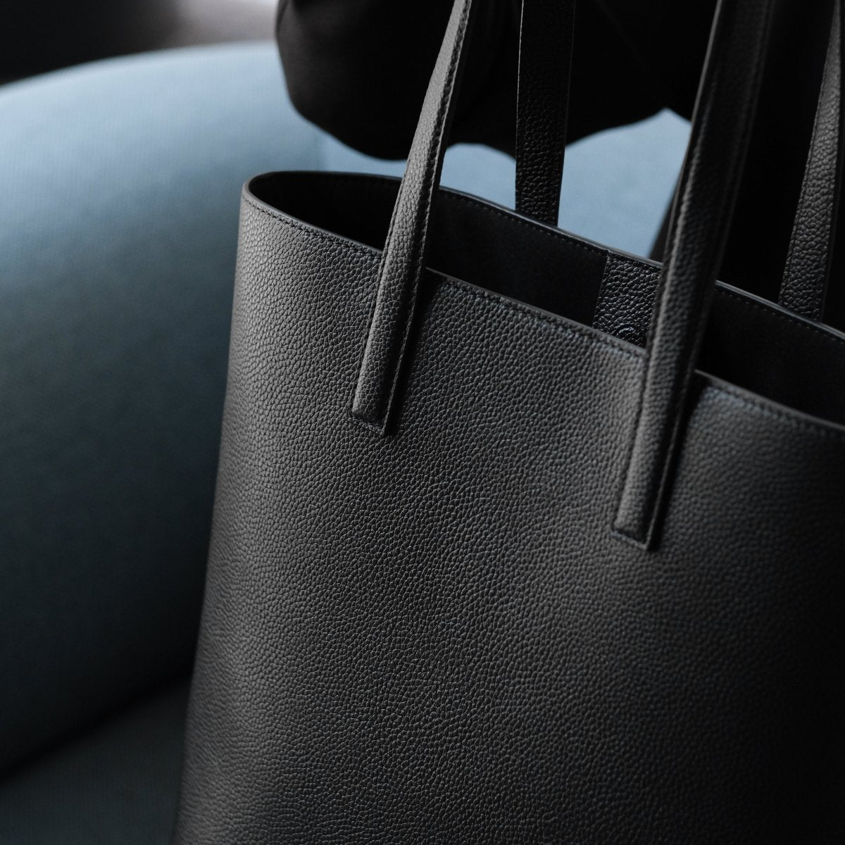 <受注生産：8月15日より順次発送予定>Italian Leather Casual Tote (Medium) - aucentic