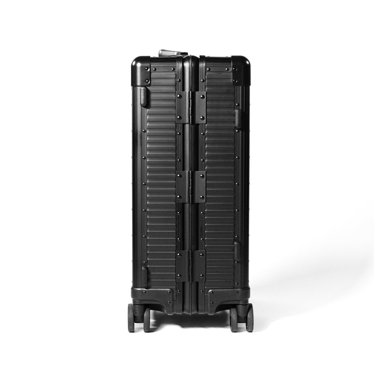 <受注生産 9月末より順次発送>Stripe Aluminum Suitcase(Black) - aucentic