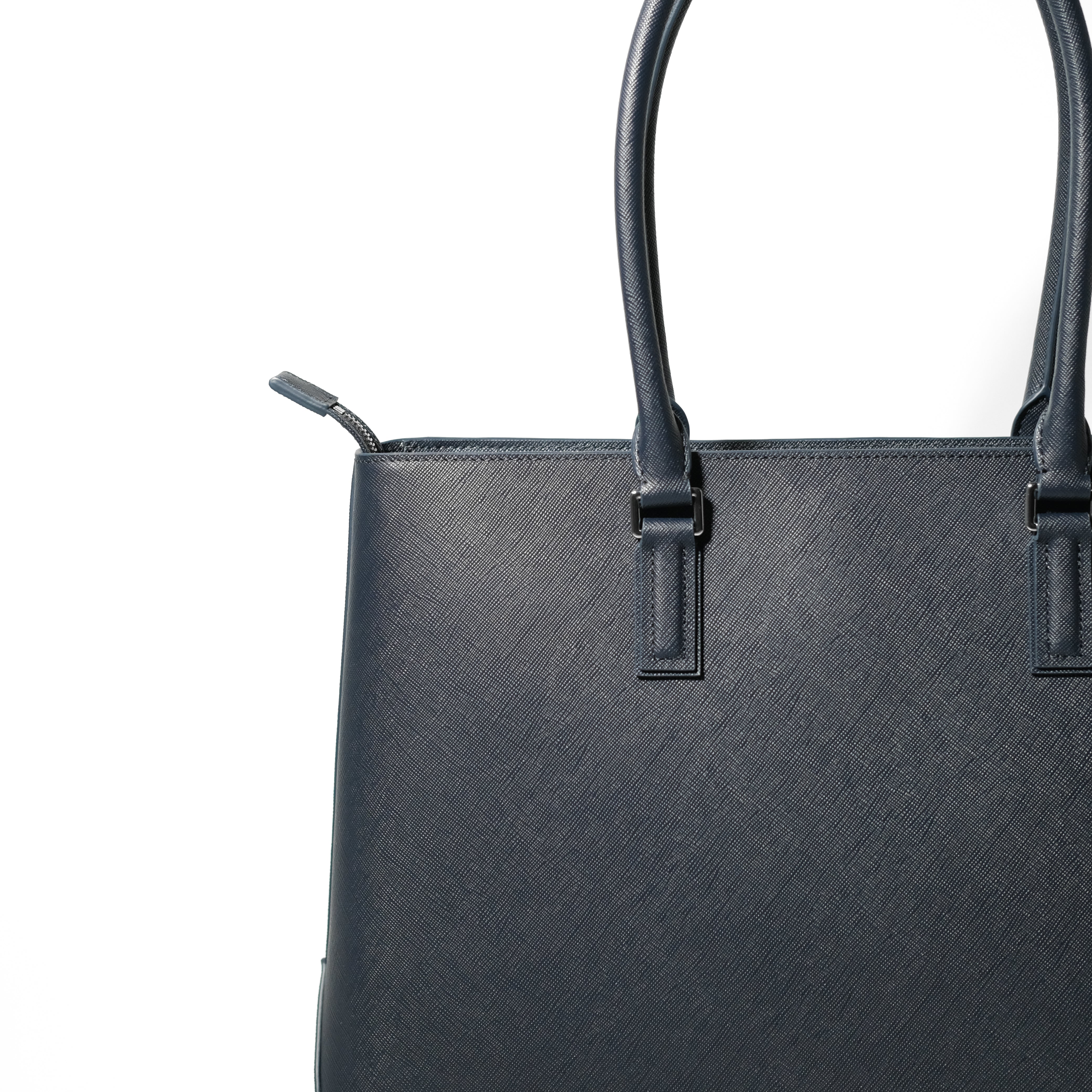 <tc>Italian Saffiano Leather Tote (Black)</tc>