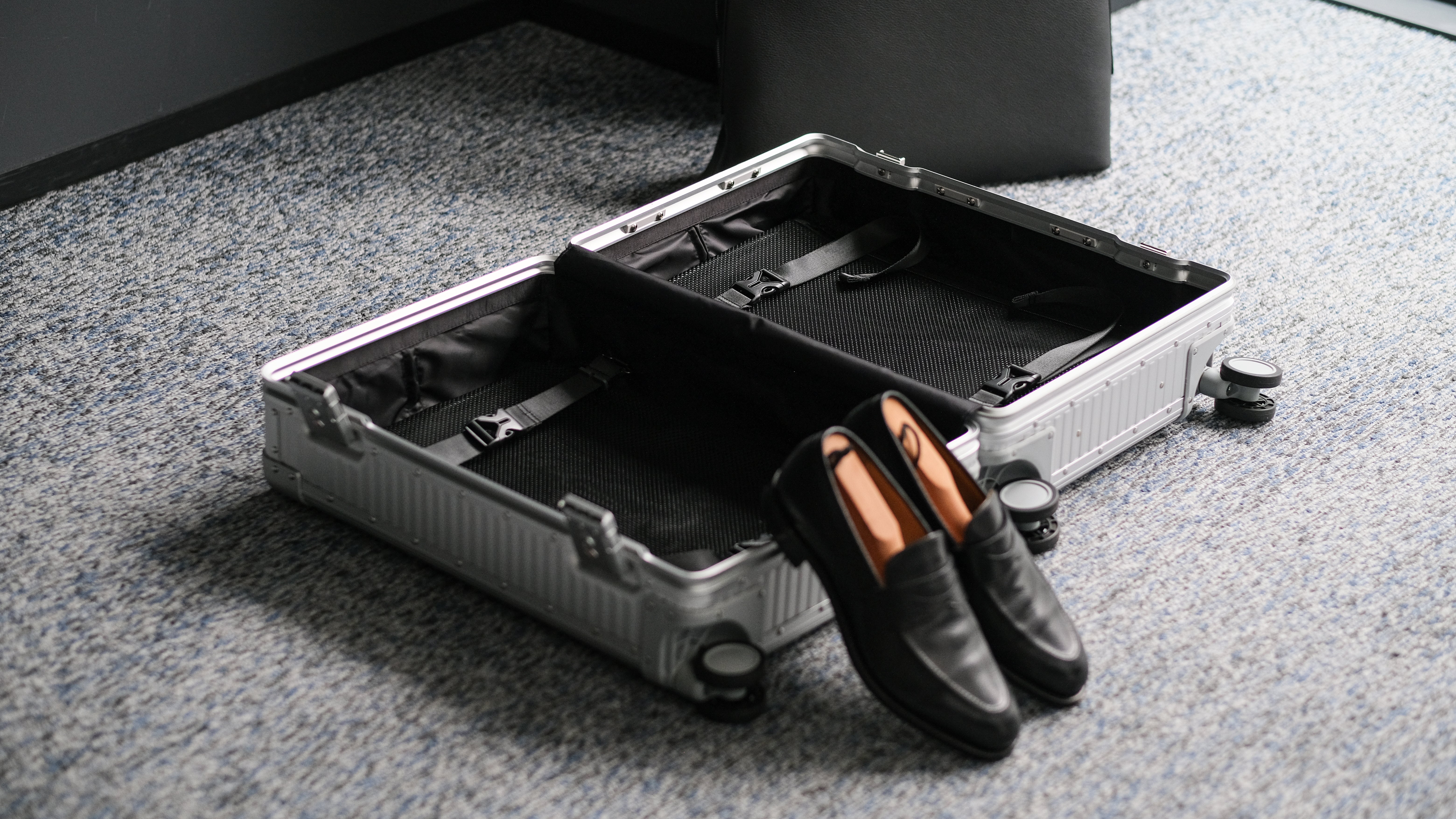 準備中 How to Set Up（Aluminum Suitcase）