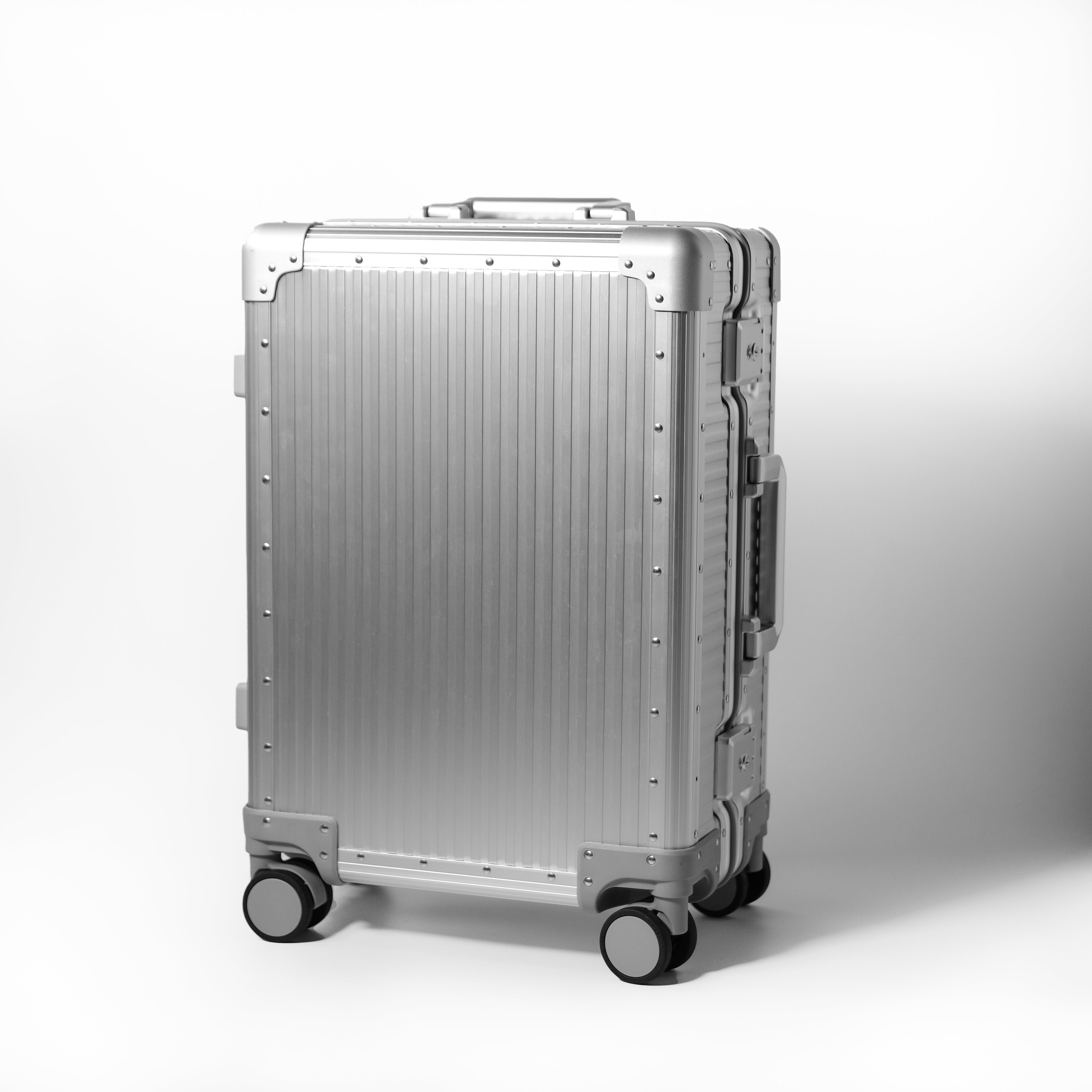 <受注生産>Stripe Aluminum Suitcase(Metallic) Op.13