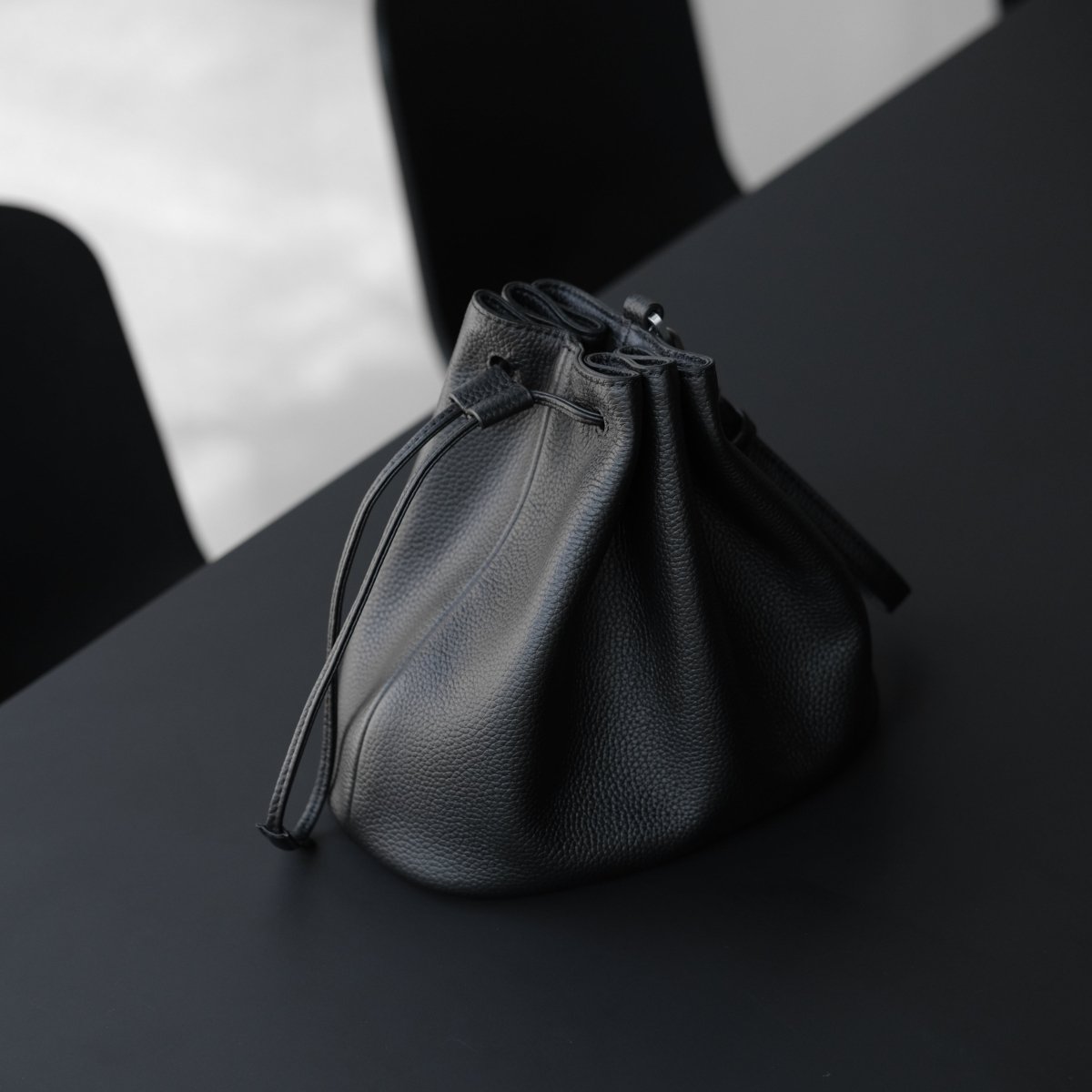 [Coming Soon] Italian Leather Drawstring Bag - aucentic