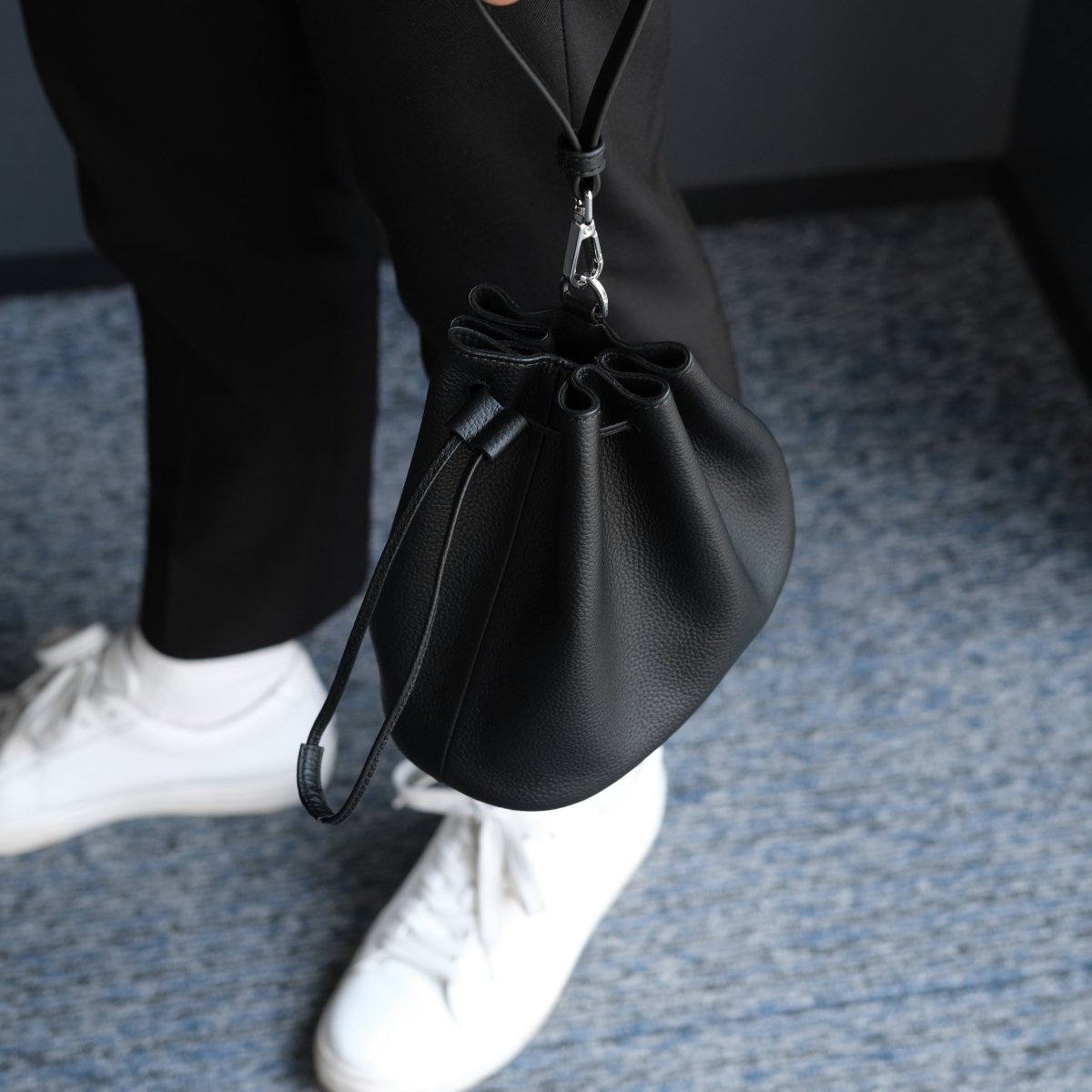 [Coming Soon] Italian Leather Drawstring Bag - aucentic