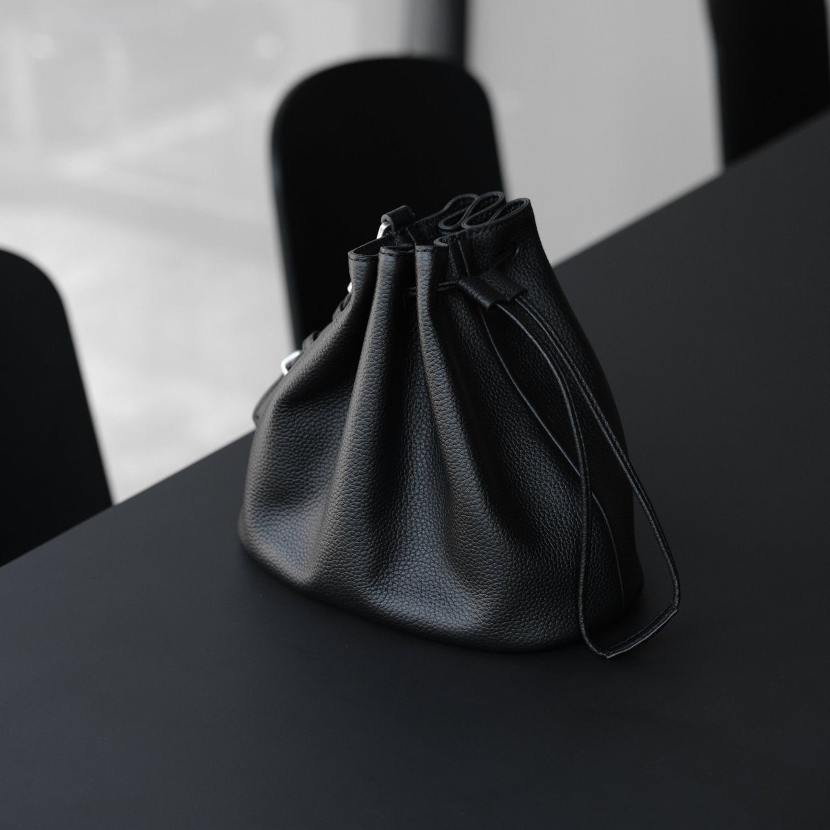 [Coming Soon] Italian Leather Drawstring Bag - aucentic